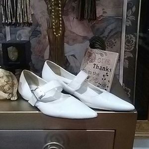 Pointed toe white flats